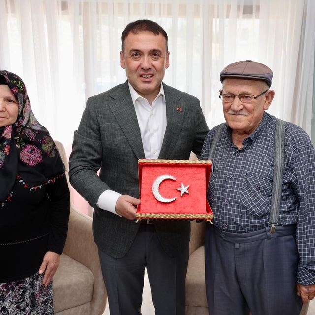 Bilecik Valisi Sözer'den şehit ailesine ziyaret