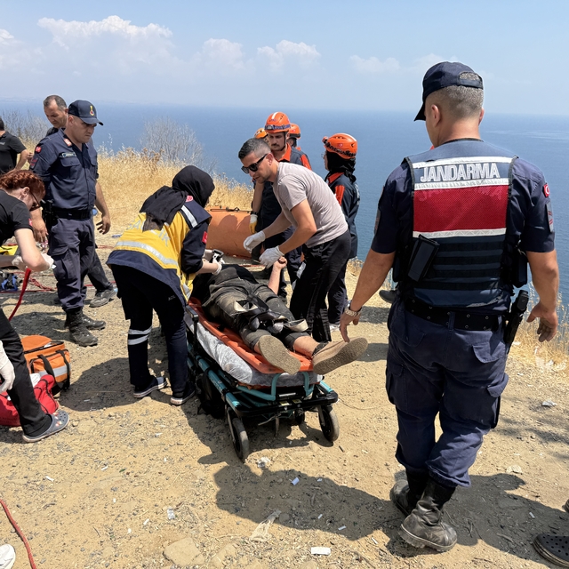 Tekirdağ'da uçurumdan düşen genç yaralandı