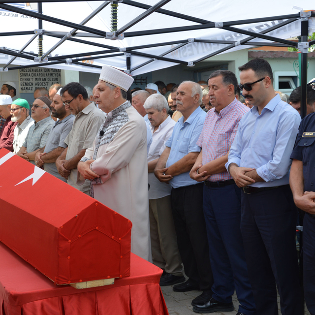 Samsun'da vefat eden Kıbrıs gazisi Ömer Cam son yolculuğuna uğurlandı