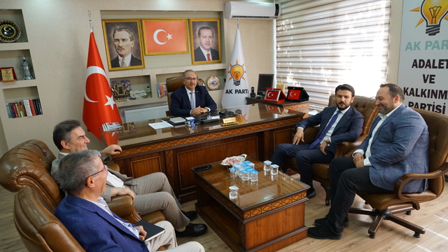 AK Parti MKYK Üyesi Avşar, Polatlı'da İlçe Danışma Toplantısı'na katıldı