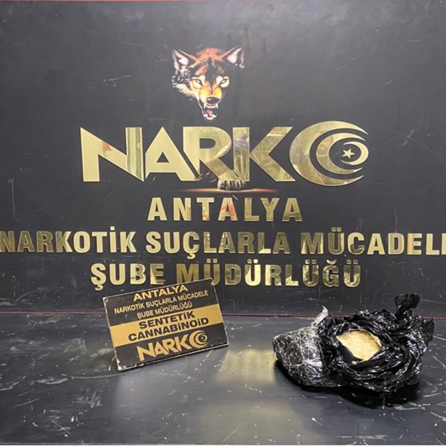 Antalya'da son bir haftada uyuşturucu operasyonlarında 22 zanlı tutuklandı