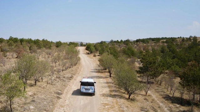 Kırşehir polisi "Kendine bir iyilik yap, ormanı koru" sloganıyla ormanlık alanlarda denetim yaptı