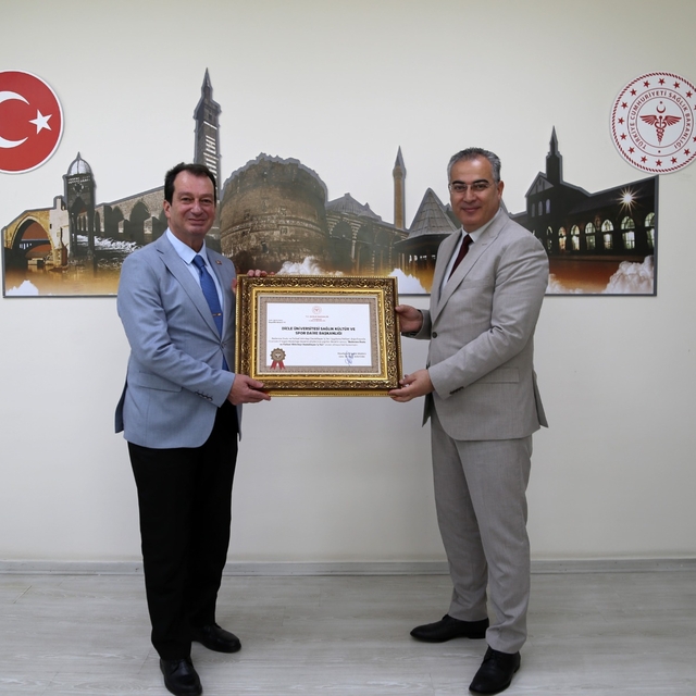 Dicle Üniversitesi'ne "Beslenme Dostu ve Fiziksel Aktiviteyi Destekleyen İş...
