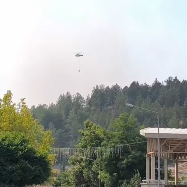 Bursa'da yanan ormanlar dronla görüntülendi; soğutma çalışmaları sürüyor (5...
