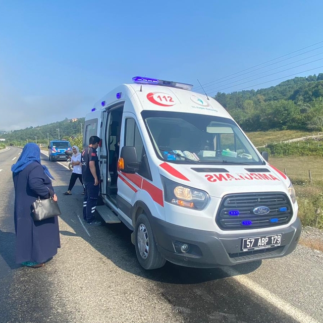 Türkeli'de motosikletin devrildiği kazada bir kişi yaralandı