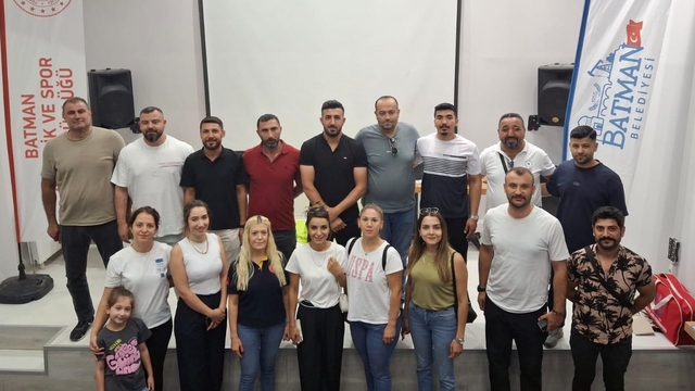 Batman'da Gençlik ve Spor İl Müdürlüğü personeline ilk yardım eğitimi