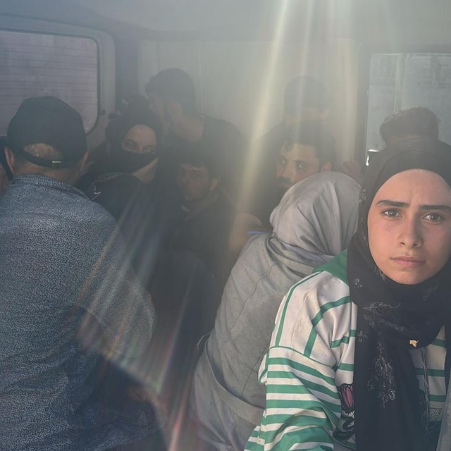 Hatay'da 24 düzensiz göçmen yakalandı, 1 kişi tutuklandı