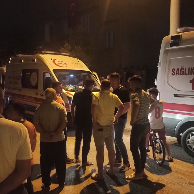 Topçu Uzman Çavuş Servet Ökkeş Çakır'ın şehadet haberi Osmaniye'deki ailesi...