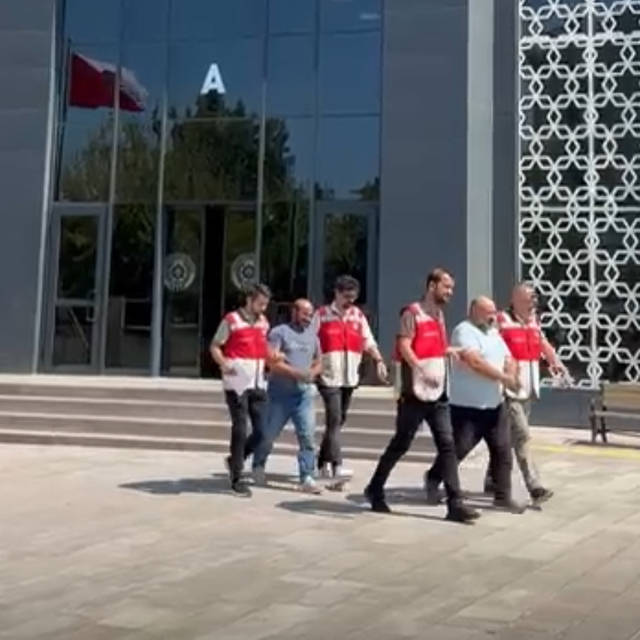 Çanakkale'de 6 ayrı suçtan 58'er yıl kesinleşmiş hapisle aranan 2 kişi yaka...