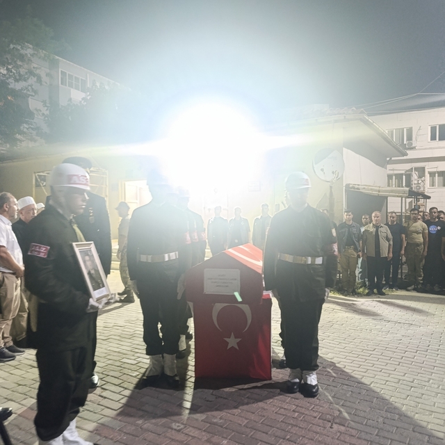 MSB: Edirne'de askeri araç kazasında 1 silah arkadaşımız şehit oldu (3)