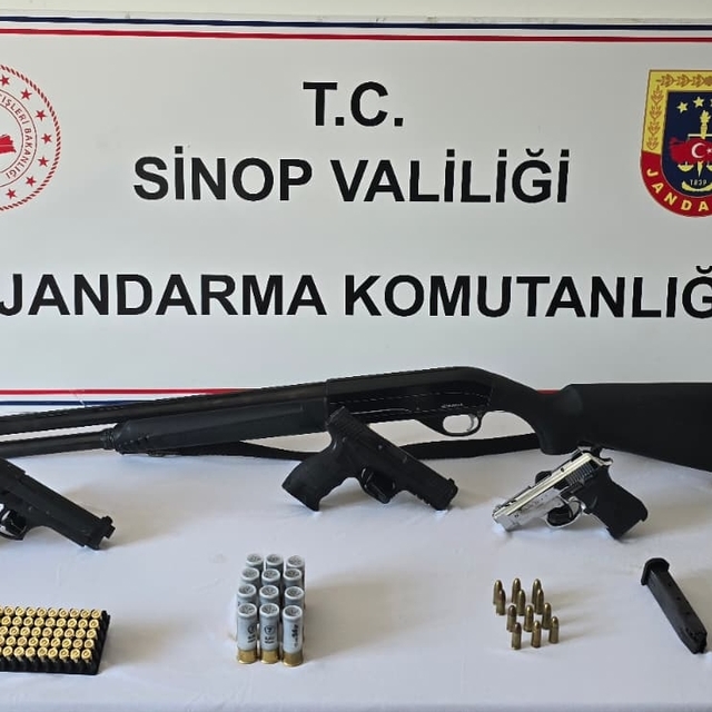 Sinop'ta düğünde havaya ateş ettikleri anları sosyal medyada paylaşan 2 kiş...