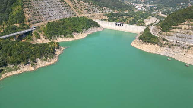 Bartın'da kuraklık nedeniyle barajlardaki su seviyesi düştü, ırmak kurudu