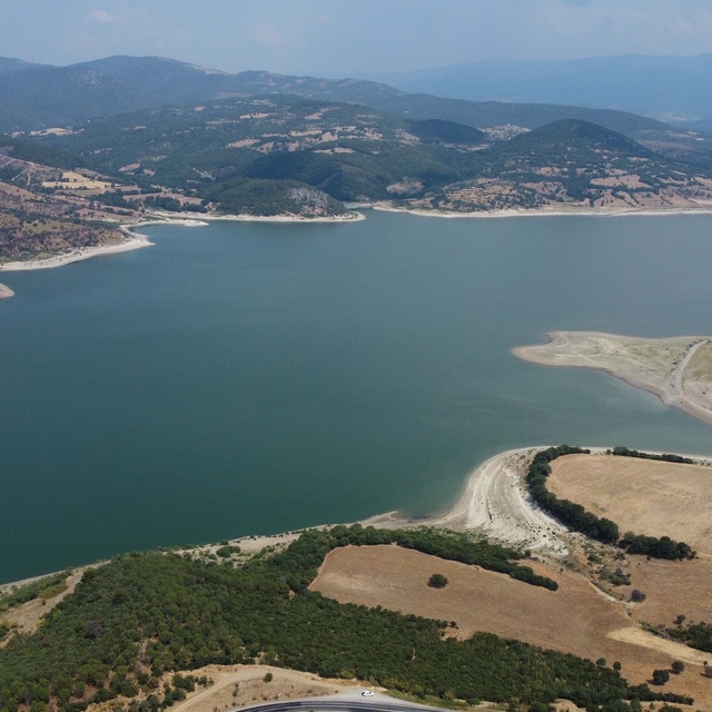 Bayramiç Barajı'nın su seviyesi, 2 ayda yüzde 83'ten 40'lara geriledi