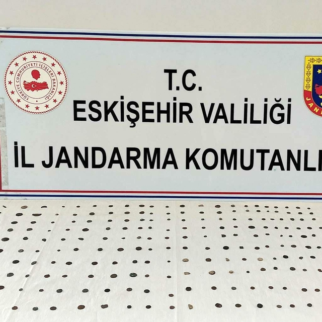 Eskişehir'de tarihi eser olduğu değerlendirilen 232 obje ele geçirildi