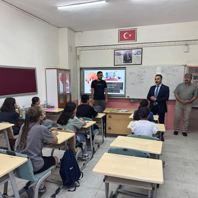 Gemerek Kaymakamı Enes Burak Koca, yaz kampını ziyaret etti