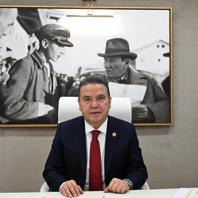 Muhittin Böcek'in gelini ile 3 şüpheli adliyede