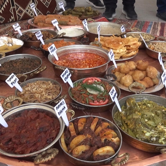 Erzurum'da 55 çeşit ürünün yer aldığı 'Kahvaltı Festivali'