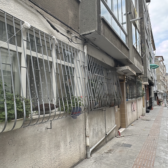 Evinde uyuduğu sırada silahlı saldırıya uğradı; 5 gözaltı