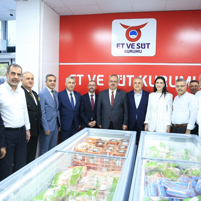İncirliova'da Et ve Süt Kurumu'nun satış mağazası açıldı
