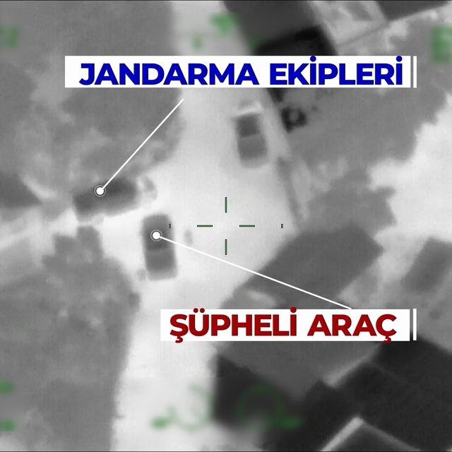 Adana'da orman yangını çıkaran şüphelilerin yakalandığı anlar kamerada