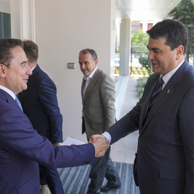 Demokrat Parti Genel Başkanı Uysal, DEVA Partisi Genel Başkanı Babacan'ı zi...