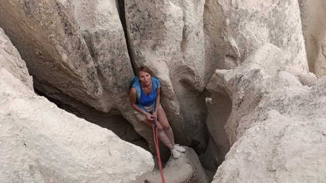 Nevşehir'de vadide mahsur kalan turist kurtarıldı