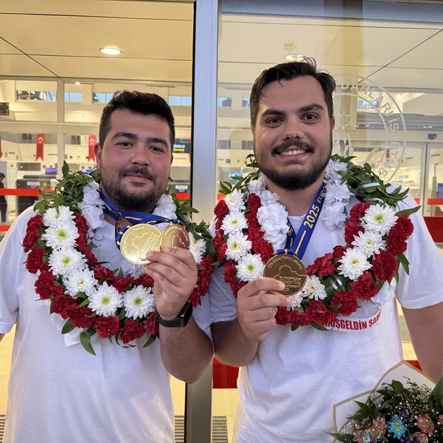 Avrupa şampiyonları, Kahramanmaraş'ta çiçekle karşılandı