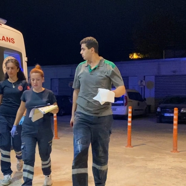 Bursa'da, orman ürünleri fabrikasında elini makineye kaptıran işçi yaraland...