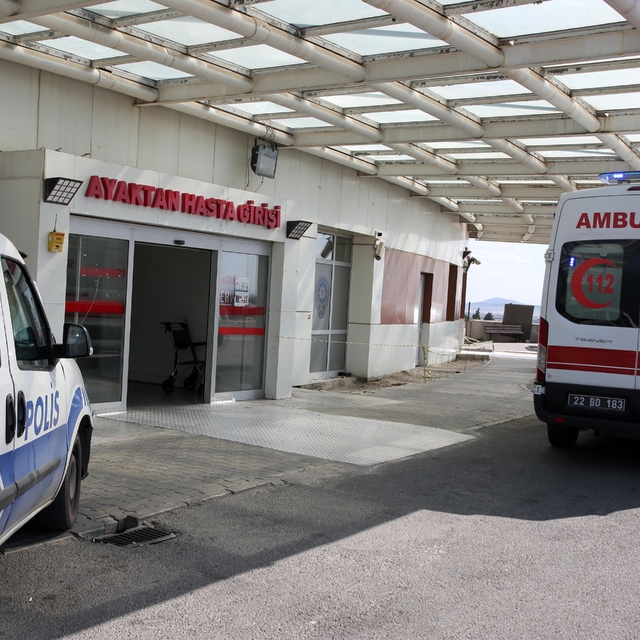 Edirne'de fare zehri yutan bebek, hastanede tedaviye alındı