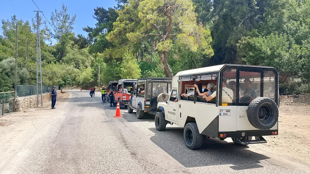 Antalya'da safari araçlarına yönelik özel denetim yapıldı