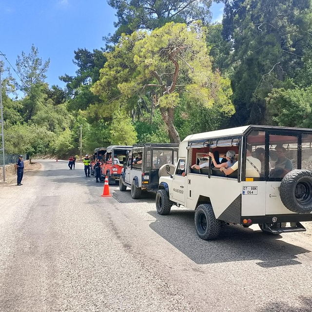 Antalya'da safari araçlarına yönelik özel denetim yapıldı