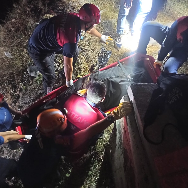 Osmaniye'de köprüden dereye düşen elektrikli bisikletteki 1 kişi öldü, 1 ki...