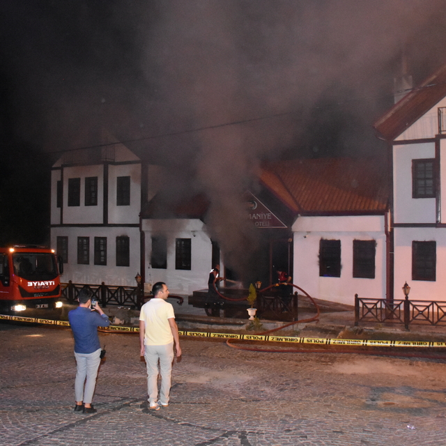 GÜNCELLEME - Gümüşhane'de butik otelde çıkan yangın söndürüldü