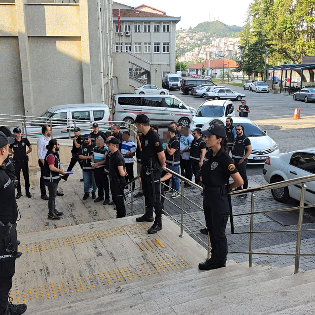 Belediye çalışanlarına faizle para veren baba ve 3 oğluna tefecilikten göza...