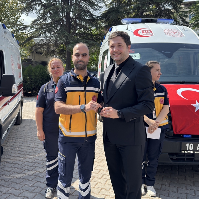 Balıkesir'de 4 yeni ambulans göreve başladı