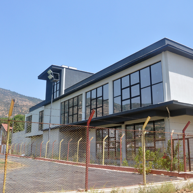 Bayındır'daki gençlik merkezi açılışa hazırlanıyor