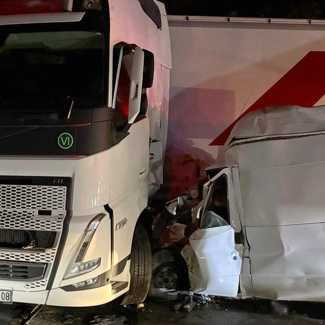 Gaziantep'te TIR ile minibüs çarpıştı:1 ölü,1 yaralı