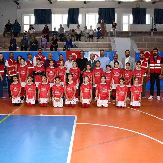Türk Kızılay Eskişehir Şubesi'nin yaz spor okulları sağlıklı nesiller yetiş...