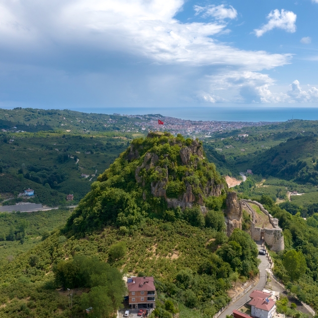 Turizme açılan Ünye Kalesi, iki ayda 115 bin kişiyi ağırladı