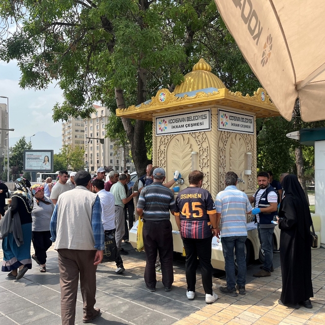 Kocasinan Belediyesi, "İkram Çeşmesi" ile sıcak havalarda vatandaşlara limo...