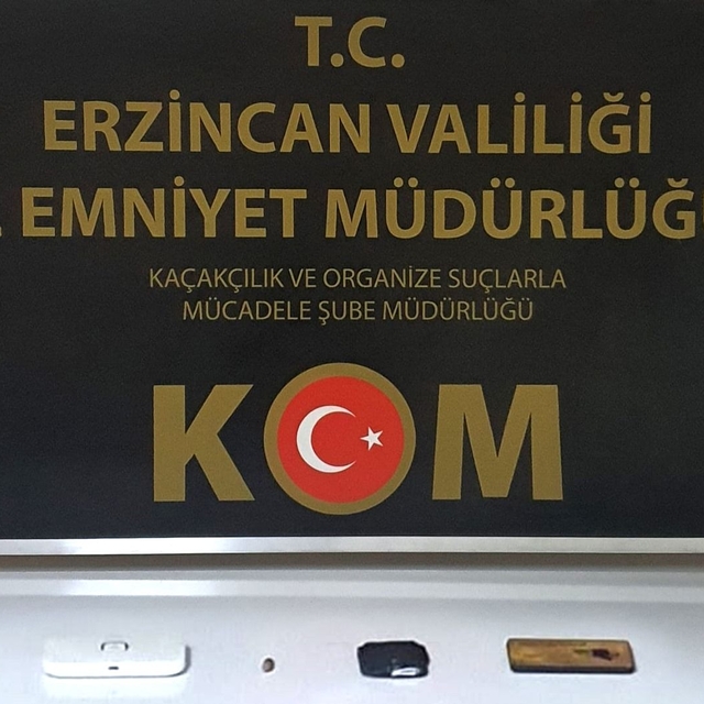 Erzincan'da ehliyet sınavında usulsüzlük yaptığı öne sürülen 3 şüpheli yaka...