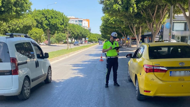 Antalya'da son bir haftada 56 Bin 272 araç ve sürücüye kapsamlı trafik denetimi