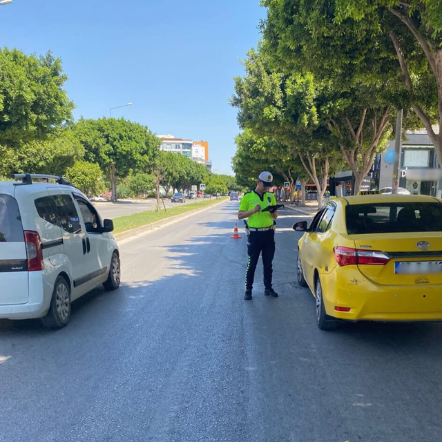 Antalya'da son bir haftada 56 Bin 272 araç ve sürücüye kapsamlı trafik dene...