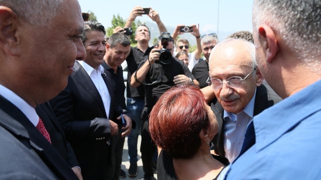 Kılıçdaroğlu, cezaevinde tutuklu Böcek ve Kara'yı ziyaret etti