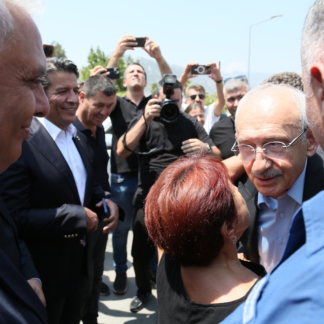 Kılıçdaroğlu, cezaevinde tutuklu Böcek ve Kara'yı ziyaret etti