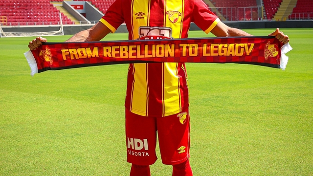Göztepe'de Teixeria imzayı attı