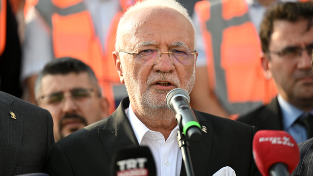 AK Parti Genel Başkanvekili Elitaş, Kayseri'de hızlı tren şantiyesinde konuştu: