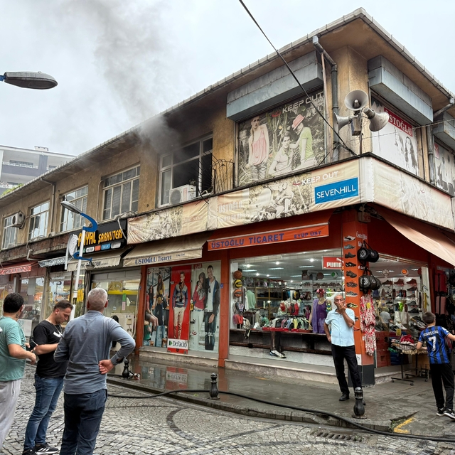 Rize'de elektrik dağıtım şirketinin ofisi yandı