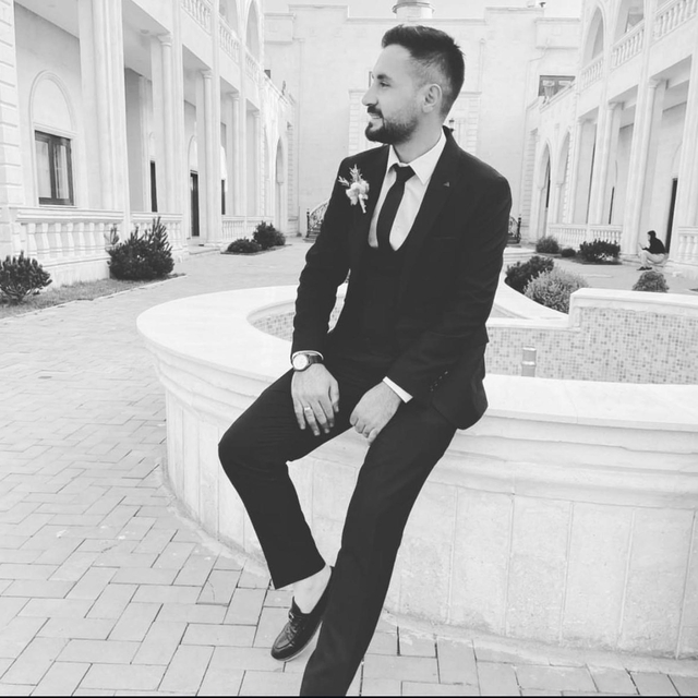 Arızayı gidermek için çıktığı elektrik direğinde akıma kapılıp öldü