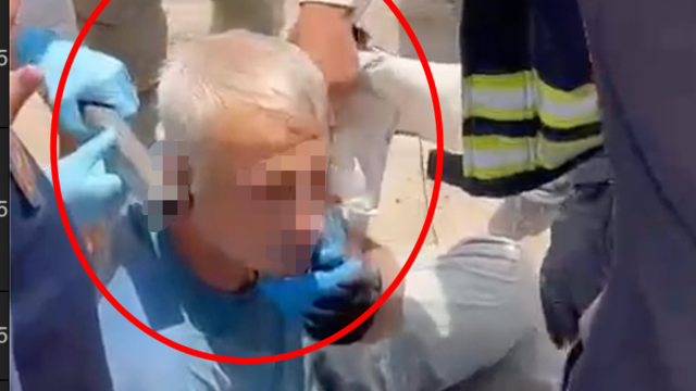 Arkeolojik kazı çalışmalarında başına demir saplanan işçi yaralandı